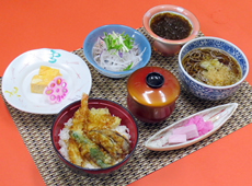 野菜天丼とすしセット